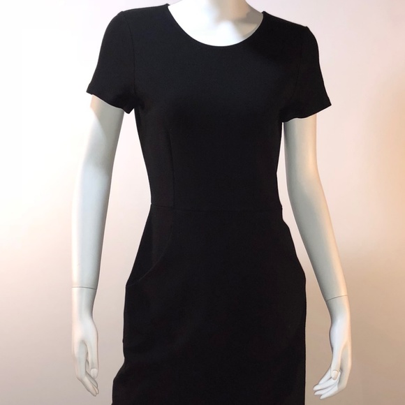 Theory Dresses & Skirts - Theory Black Short Sleeve Shift Dress